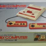 Une console Famicom complète en boite