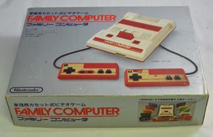 Une console Famicom complète en boite