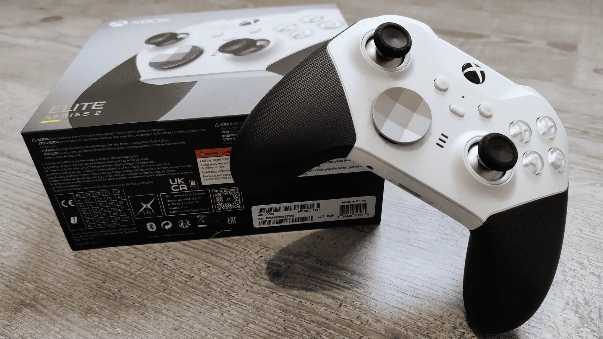 Manette Xbox Elite Série 2 : notre test de la manette haut de gamme de chez  Xbox !